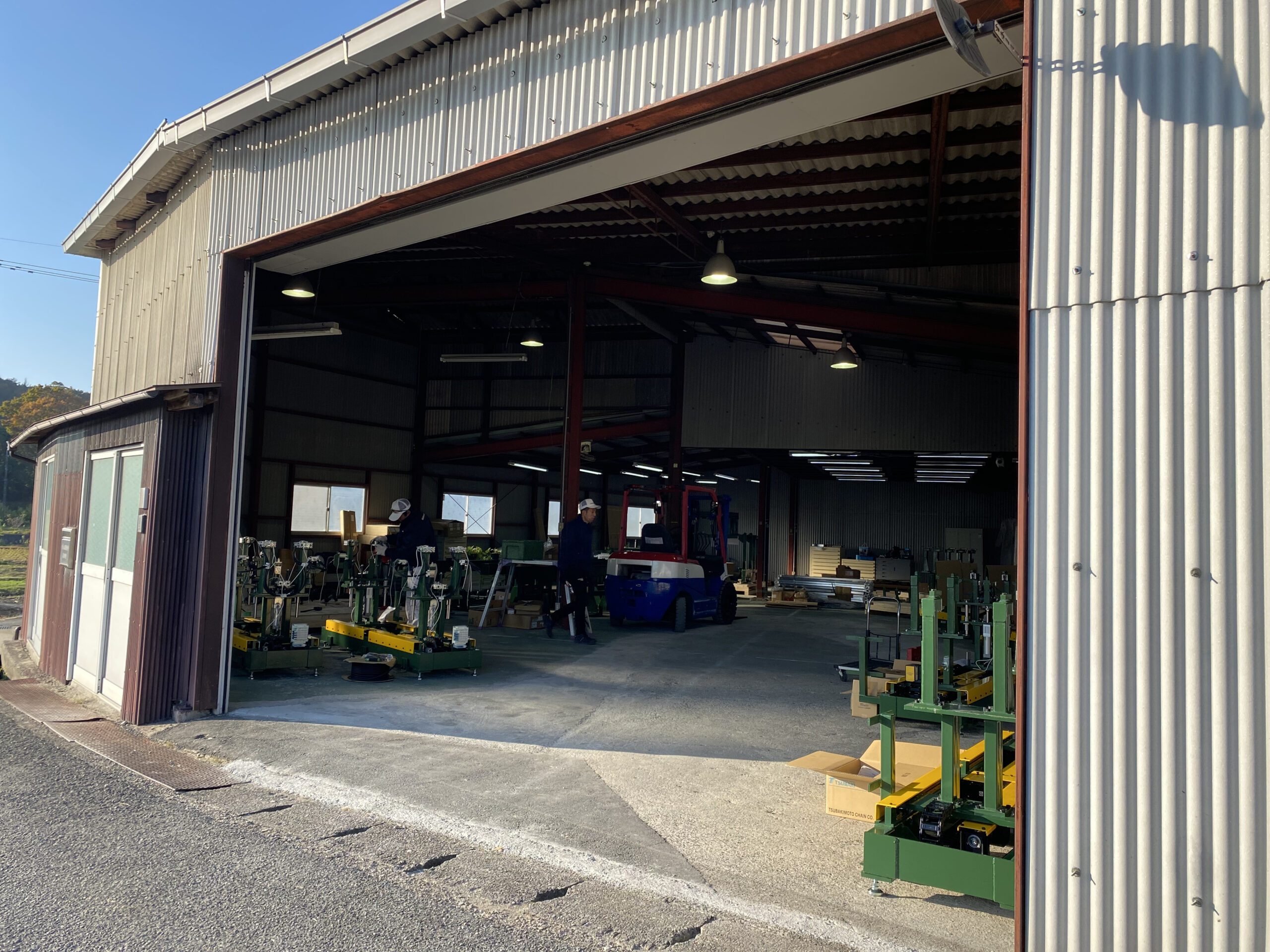 岡山事業所の設備と社内の様子について